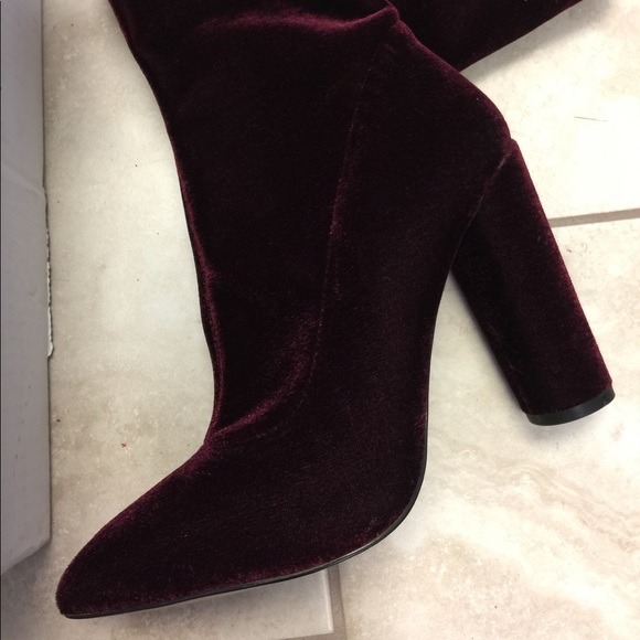 Over the Knee Boots - (8.5) - Picture 3 of 7